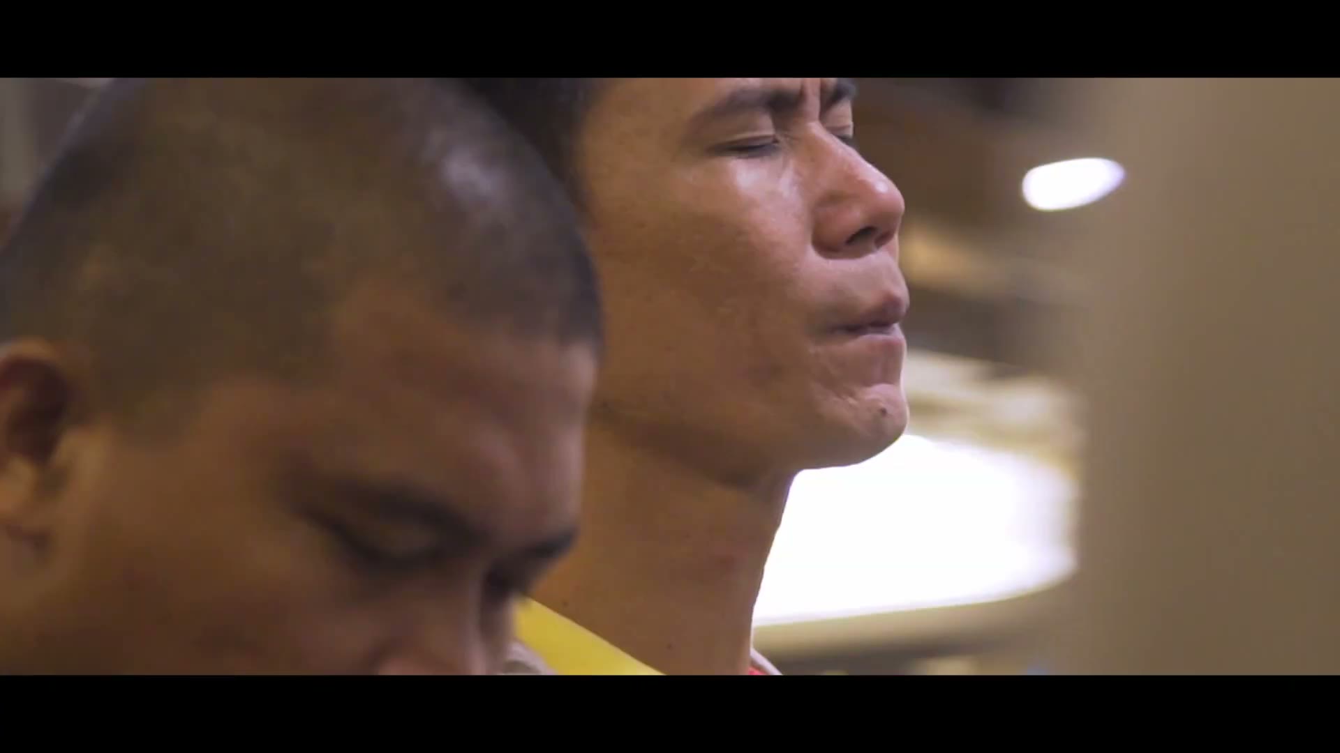 Filipino believers in prayer, seeking God for the nations